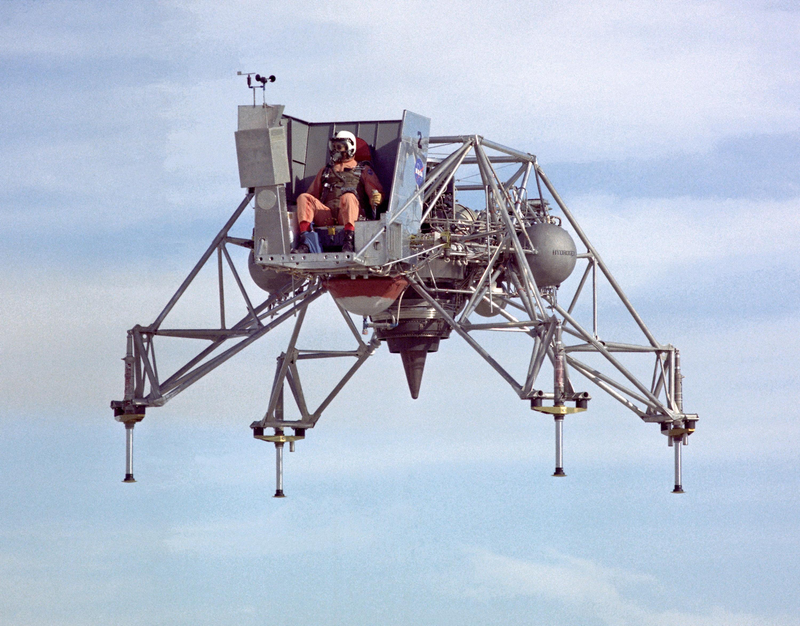 Illustration for article titled These Metal Spiders Taught Astronauts to Land the Lunar Module on the Moon
